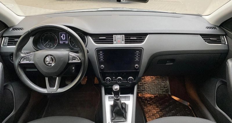 Skoda Octavia cena 49900 przebieg: 124110, rok produkcji 2018 z Gdańsk małe 211
